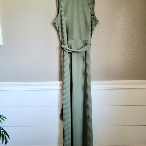 Simply Styled Ribbed Sleeveless Maxi Dress - Picture 5 of 10